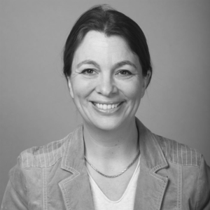 Sabine Poston Portrait in schwarz-weiß