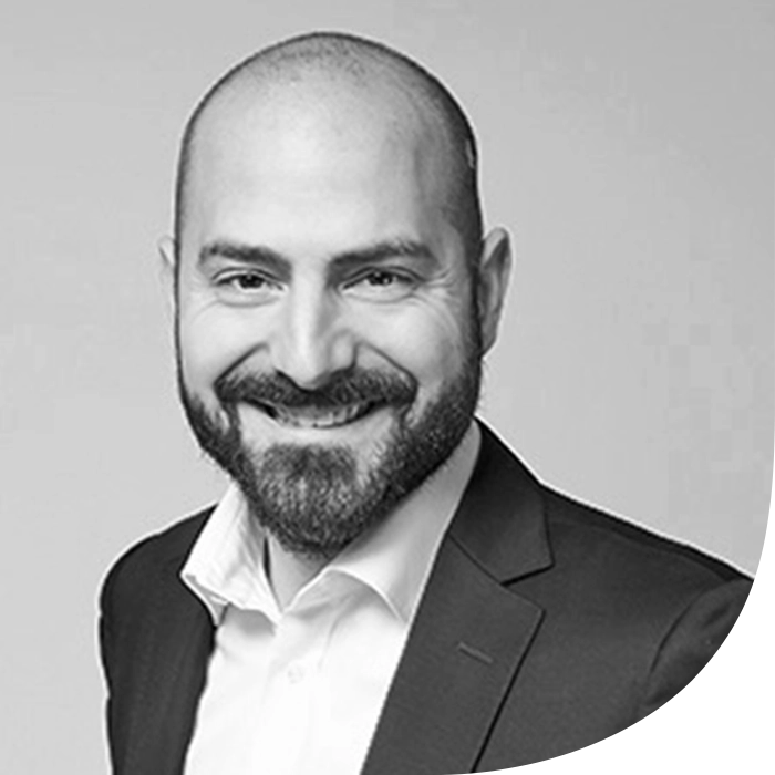 LUCAS Trainer Maximilian Rogg LUCAS Trainer Maximilian Rogg